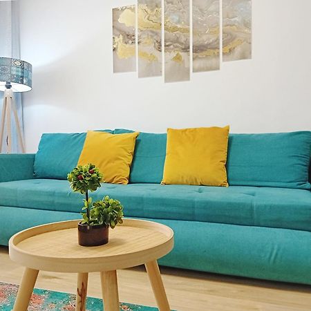 Sunshine - New & Quiet 1Br Apt, Business Area, Close To Airport, Highway A3, Subway Бухарест Екстер'єр фото