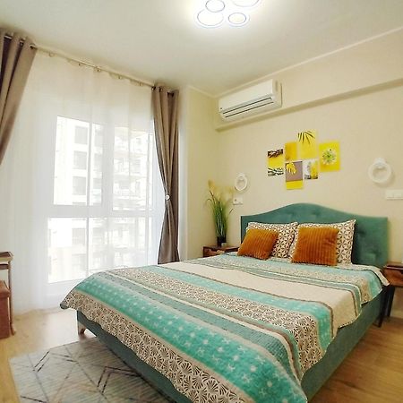 Sunshine - New & Quiet 1Br Apt, Business Area, Close To Airport, Highway A3, Subway Бухарест Екстер'єр фото