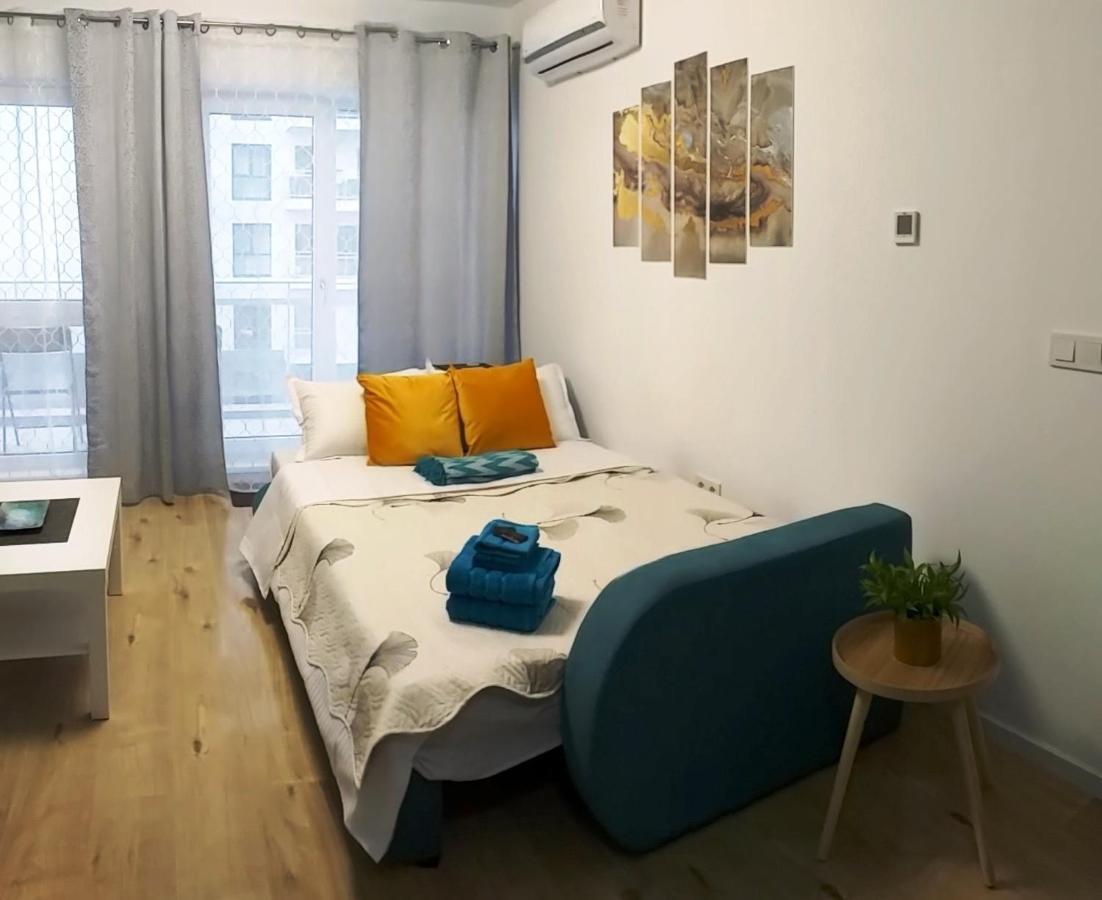 Sunshine - New & Quiet 1Br Apt, Business Area, Close To Airport, Highway A3, Subway Бухарест Екстер'єр фото