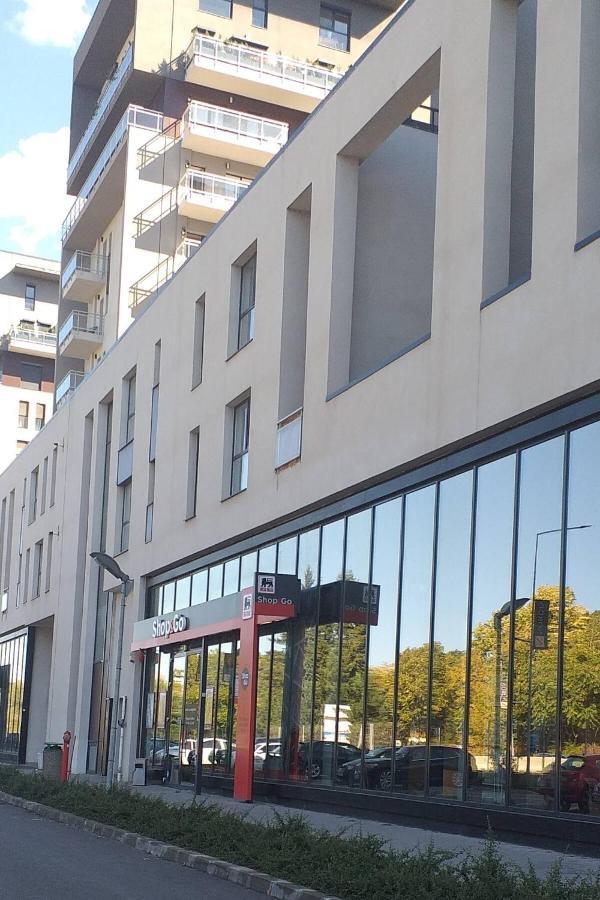 Sunshine - New & Quiet 1Br Apt, Business Area, Close To Airport, Highway A3, Subway Бухарест Екстер'єр фото