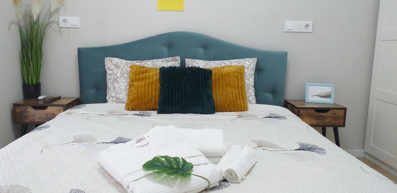 Sunshine - New & Quiet 1Br Apt, Business Area, Close To Airport, Highway A3, Subway Бухарест Екстер'єр фото